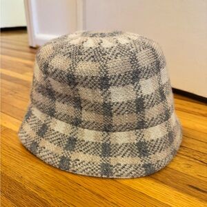 NWT San Diego Hat Company Gala Cold Weather Bucket Hat, Gray & Tan Plaid